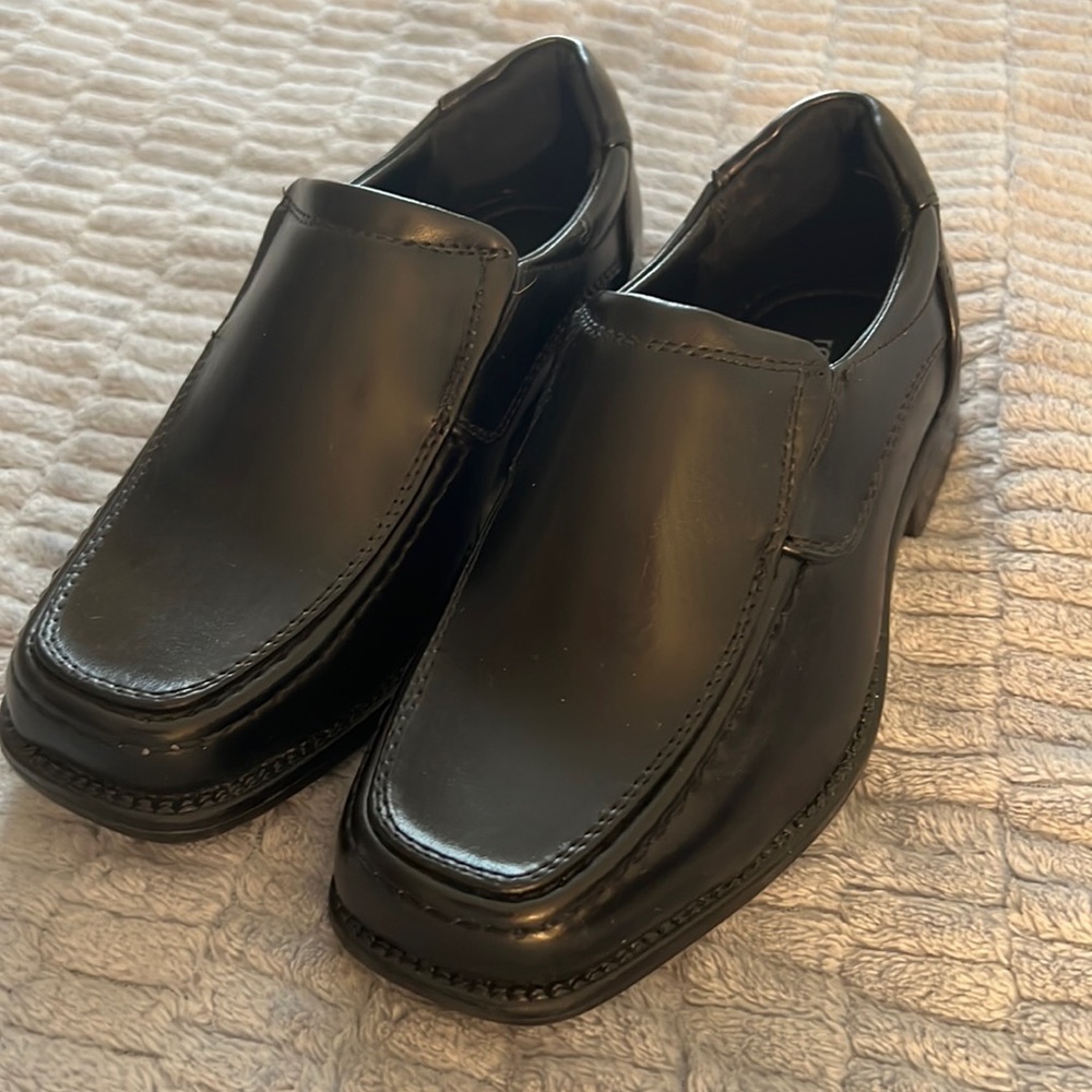 boys dress shoes